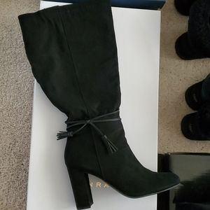 Laurn conrad knee high boots black.